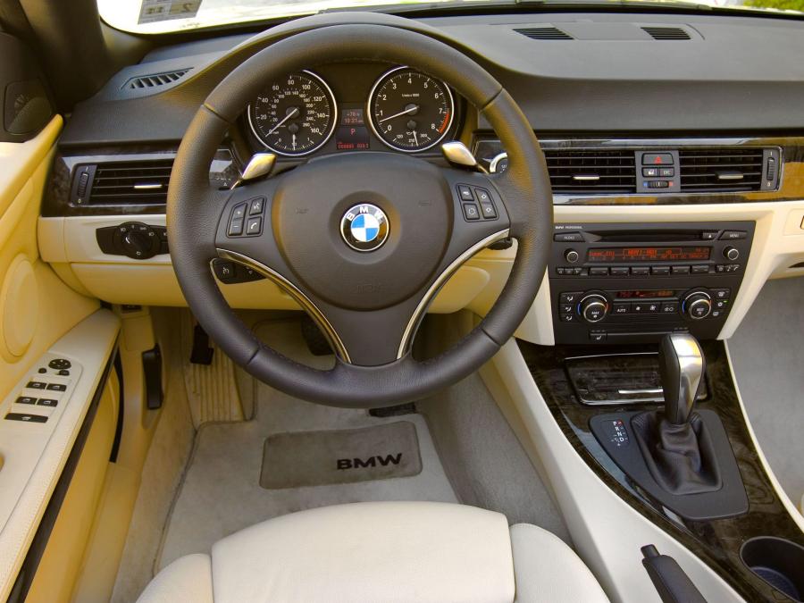  BMW 335i Convertible 2007 года  (US) (фото 3 из 9)